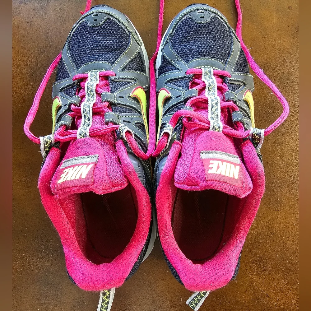 NIKE AIR Aivord 8 Shoes Pink Gray Chartreuse size 8